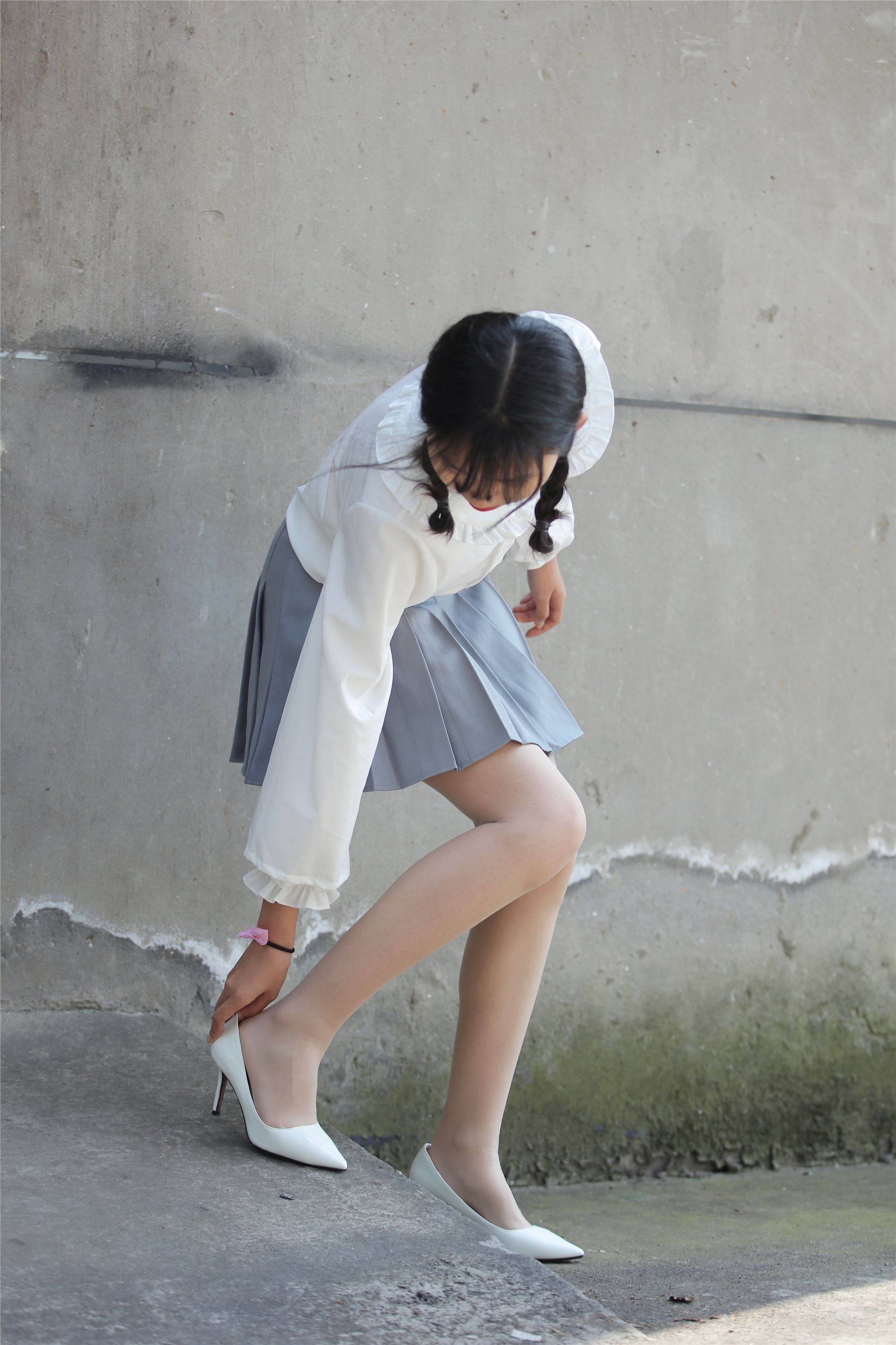 奈丝写真 NO.072 小橙子 扎马尾辫 穿白褶裙